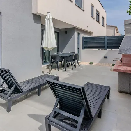 3 Bedroom Awesome In * Vrsi
